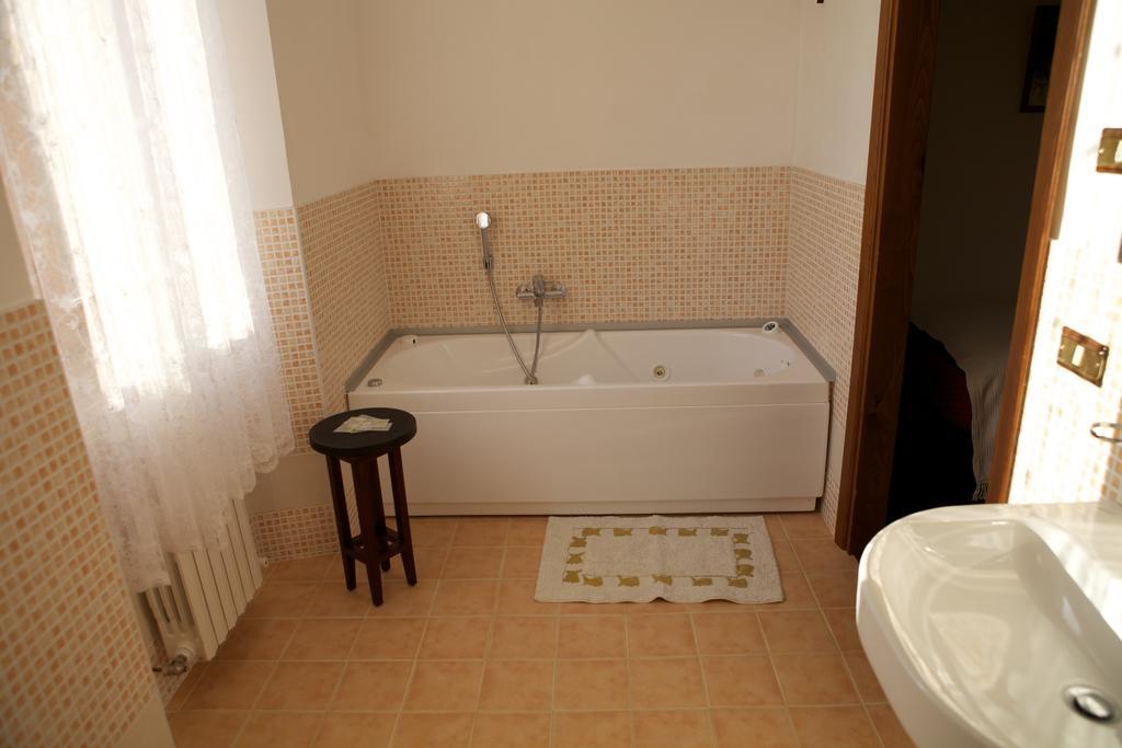 Agriturismo La Rocca Hotel Marsia Room photo